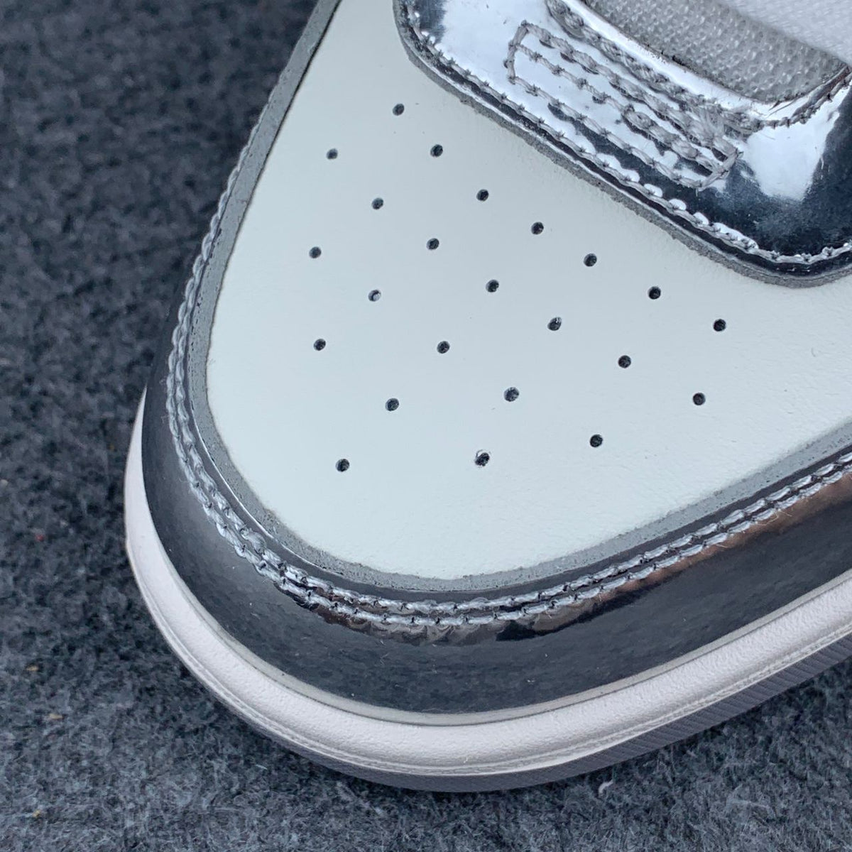Off-White Out of Office 'Mirror Silver'
