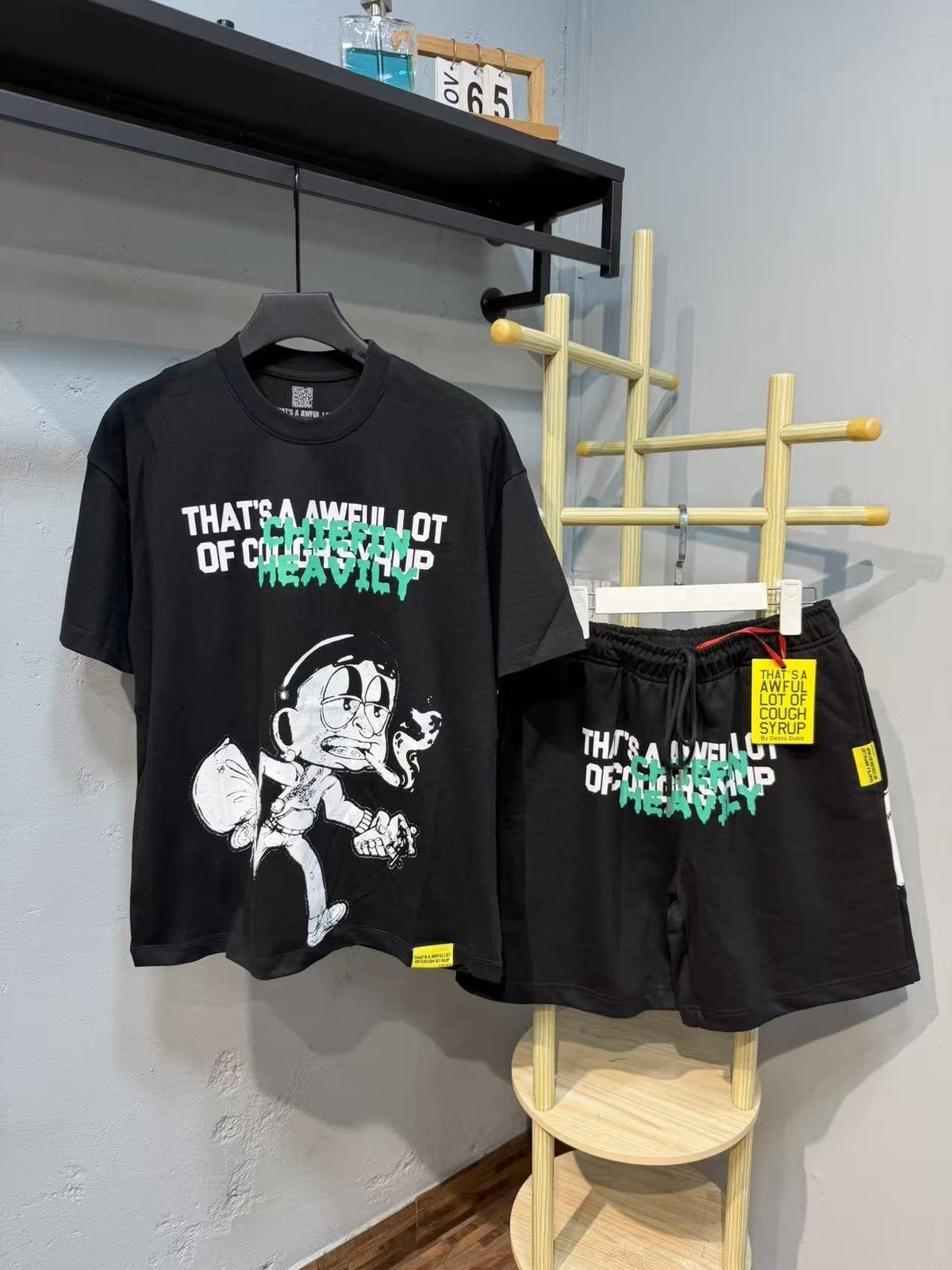THAT'S A AWFUL LOT OF COUGH SYRUP Graphic Short-Sleeve Set