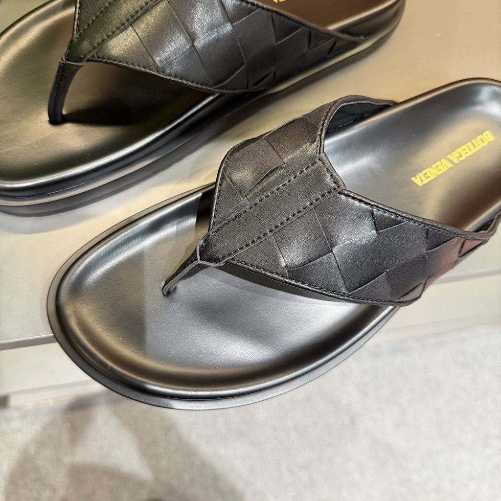 Bottega Veneta Men's Black Woven Thong Sandals